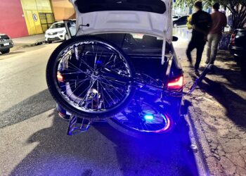 Suspeitos em bicicletas com motor só pararam no tiro