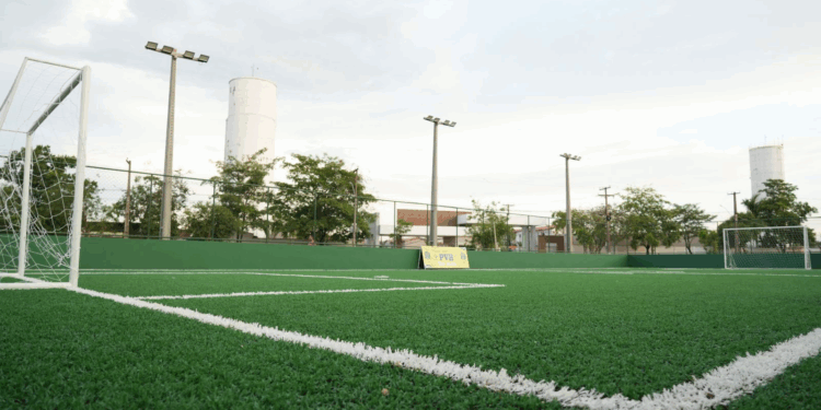 Prefeitura de Porto Velho inaugura quadra de futebol no Residencial Morar Melhor