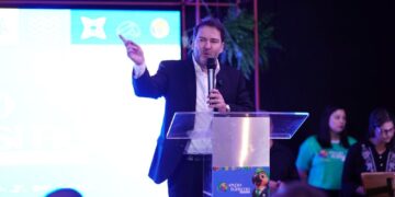 Alex Redano prestigia abertura da Expo Turismo Rondônia 2025