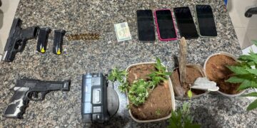 POLÍCIA MILITAR DE RONDÔNIA PRENDE FORAGIDO E DESARTICULA PONTO DE APOIO DE FACÇÃO CRIMINOSA EM CACOAL