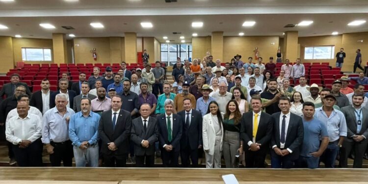 Alero sedia debate sobre embargos do Ibama em propriedades rurais de Rondônia