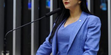 Cristiane Lopes Vota a Favor de Isenção do Imposto de Renda Para Quem Ganha Até R$ 5 mil