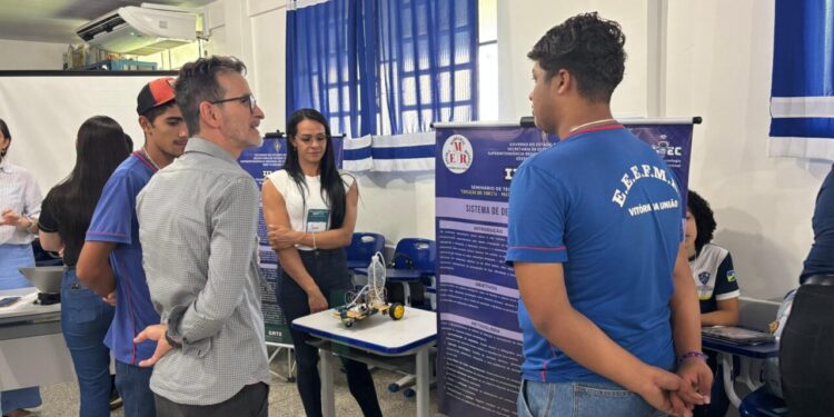 Tecnologia e criatividade marcam o Seminário Regional de Inovação e Ciência na educação estadual em Cerejeiras