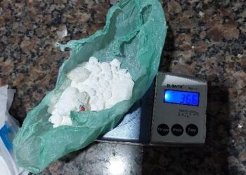 Polícia Militar fecha ponto de tráfico de drogas e prende dois suspeitos em Cacoal