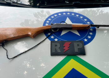 HOMEM ARMADO É PRESO PELA PM POR AMEAÇA E QUEBRA DE MEDIDA PROTETIVA