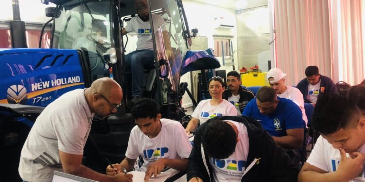 Abertas até dia 8 de dezembro, as inscrições para cursos na Escola Móvel de Máquinas Agrícolas, em Cujubim