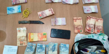POLÍCIA MILITAR RECUPERA MOTOCICLETA E DINHEIRO ROUBADO DE MOTOTAXISTA POUCO DEPOIS DO CRIME