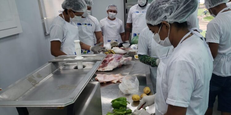 Inscrições para cursos na Escola Móvel de Frigorífico e Piscicultura estão abertas até o dia 18, em Nova Mamoré