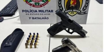 Homem é preso com duas armas de fogo