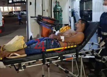 Homem é esfaqueado pelo irmão ao impedir agressão contra a mãe