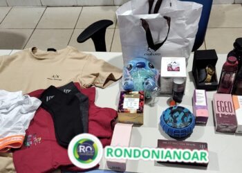 Homem é conduzido para central de polícia após agendar Pix e fugir de loja