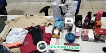 Homem é conduzido para central de polícia após agendar Pix e fugir de loja