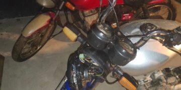 POLÍCIA MILITAR RECUPERA DUAS MOTOCICLETAS FURTADAS ESCONDIDAS EM ÁREA DE MATA EM CACOAL