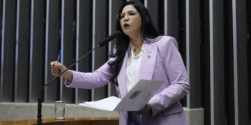 Deputada Cristiane Lopes Vota Favorável ao Projeto que Endurece o Combate às Organizações Criminosas no Brasil