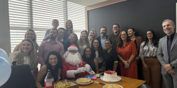 Em visita ao TJRO, Papai Noel dos Correios mobiliza público interno em prol da solidariedade