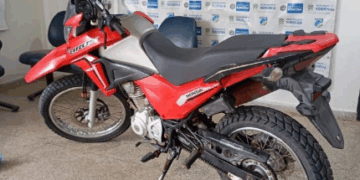 ARIQUEMES – AÇÃO PRECISA DA PM RESULTA NA RECUPERAÇÃO DE MOTOCICLETA FURTADA DURANTE ATENDIMENTO DE OCORRÊNCIA