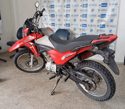 ARIQUEMES – AÇÃO PRECISA DA PM RESULTA NA RECUPERAÇÃO DE MOTOCICLETA FURTADA DURANTE ATENDIMENTO DE OCORRÊNCIA