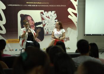 Artista rondoniense lança o livro “Mãe aos 15” e percorre Rondônia em turnê literária