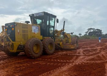 Obras de terraplanagem avançam na RO-494, na região da Zona da Mata