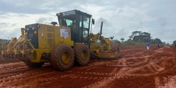 Obras de terraplanagem avançam na RO-494, na região da Zona da Mata