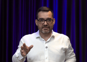 O marketing político do “soma ou some”