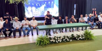 Alex Redano prestigia posse da nova diretoria da APA e destaca lançamento da Expoari 2026