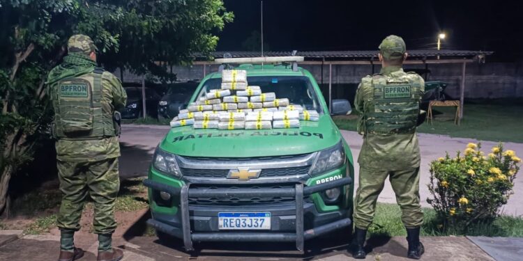 POLÍCIA MILITAR APREENDE 60 QUILOS DE ENTORPECENTES NA FRONTEIRA DURANTE OPERAÇÃO PROTETOR DAS DIVISAS E FRONTEIRAS