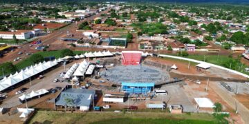 Bumbódromo pronto para o espetáculo Duelo na Fronteira que movimenta a Pérola do Mamoré