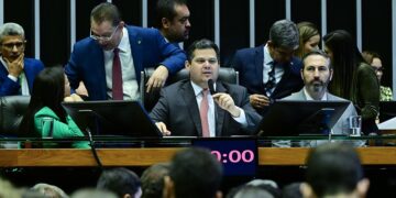 Congresso retoma trechos do programa de renegociação de dívidas estaduais