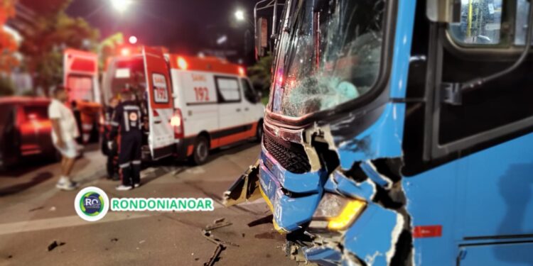 Após grave acidente de trânsito motorista e passageiros abandona veículo