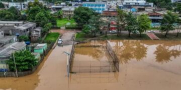 Cheia do Rio Acre atinge 40 bairros e afeta mais de 2 mil famílias em Rio Branco