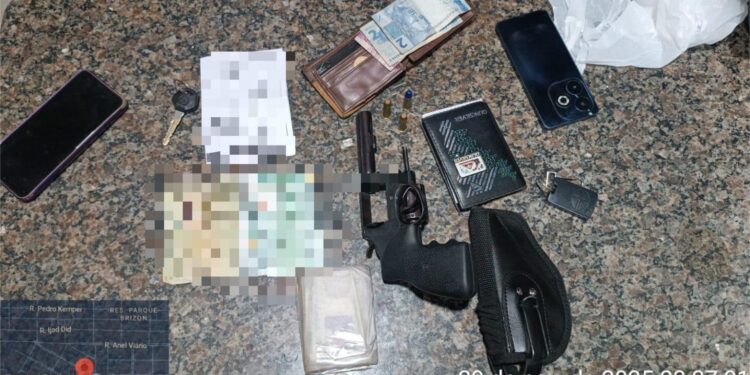 POLÍCIA MILITAR APREENDE ARMA COM NUMERAÇÃO SUPRIMIDA E DETÉM SUSPEITOS EM AÇÃO CONJUNTA DA PATRULHA RURAL E PATAMO