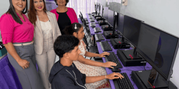 Deputada Cristiane Lopes fortalece inclusão digital com entrega de sala de informática em Alto Paraíso