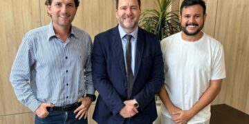 Presidente Alex Redano recebe dirigente do Pimentense para tratar de ações que fortaleçam o futebol profissional em Rondônia