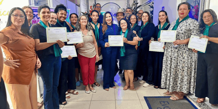 Deputada federal Cristiane Lopes participa de certificação do projeto Pcd+ Mães Atípicas em Ji-Paraná