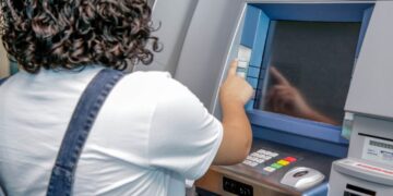 Governo de RO autoriza abono de R$ 5 mil para servidores da Educação