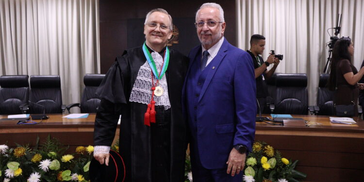 Juiz Adolfo Theodoro Naujorks toma posse como desembargador do TJRO