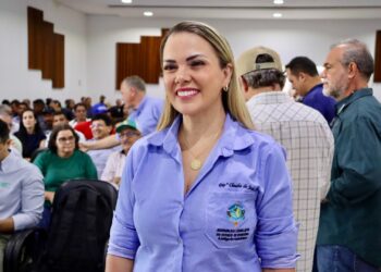 Tá pago: emenda de Cláudia de Jesus garante R$ 426 mil para caminhão da agricultura familiar em Ji-Paraná