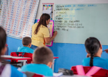 Governo de RO conclui calendário de pagamentos com ações de valorização a mais de 18 mil servidores da Educação