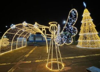 Natal iluminado transforma Rio Crespo e marca um momento histórico no município