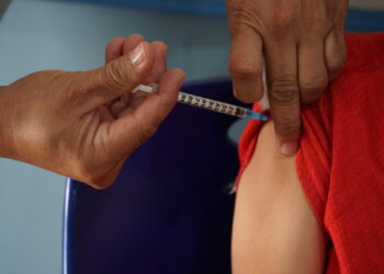 Governo de RO reforça importância da atualização do cartão vacinal e informa pontos disponíveis para vacinação