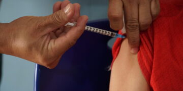 Governo de RO reforça importância da atualização do cartão vacinal e informa pontos disponíveis para vacinação