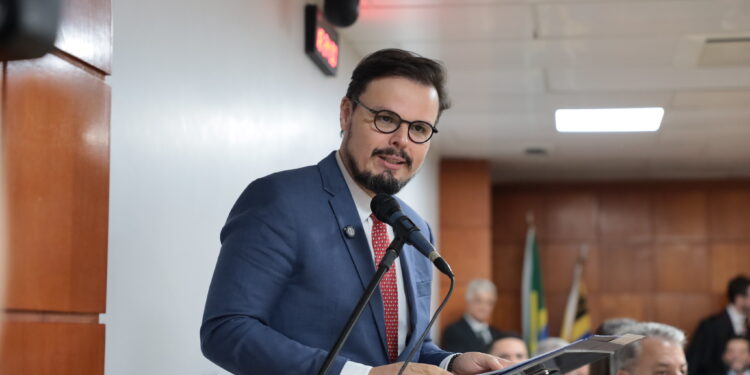 OAB Rondônia destaca simbolismo e pertencimento na posse de Adolfo Naujorks como desembargador do TJRO