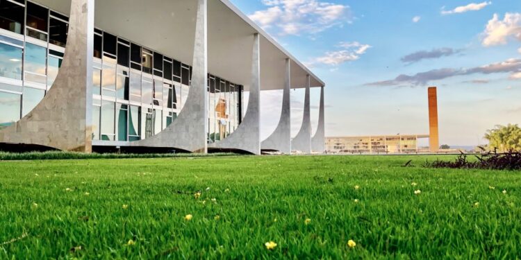 Decisões sobre absolvições em casos de discriminação racial são questionadas no STF