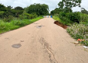 Prefeitura volta a isolar área no Cai N’Água após risco de desmoronamento