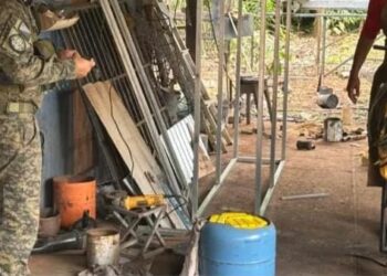 Jovem é presa com 22 quilos de cocaína dentro de uma botija de gás