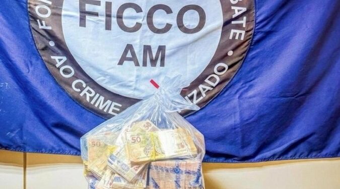 FICCO/AM faz prisão em flagrante e apreensão de aproximadamente R$ 800 mil