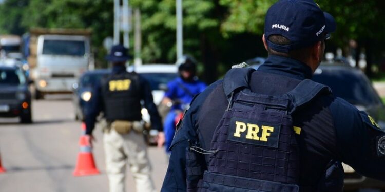 PRF em Rondônia realiza diversas prisões por crimes de trânsito e cumprimento de mandado no feriado de fim de ano