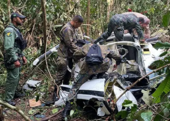 Queda de helicóptero com indígenas no Acre foi causada por falha em motor, diz CENIPA