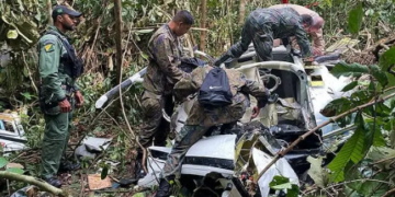 Queda de helicóptero com indígenas no Acre foi causada por falha em motor, diz CENIPA